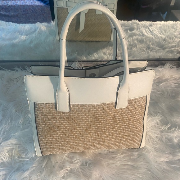 Nine West Beautiful White Leather Handbag with a long shoulder strap Brand New - Picture 13 of 16